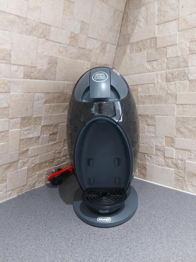 Lux Apartment In Gatwick クローリー エクステリア 写真